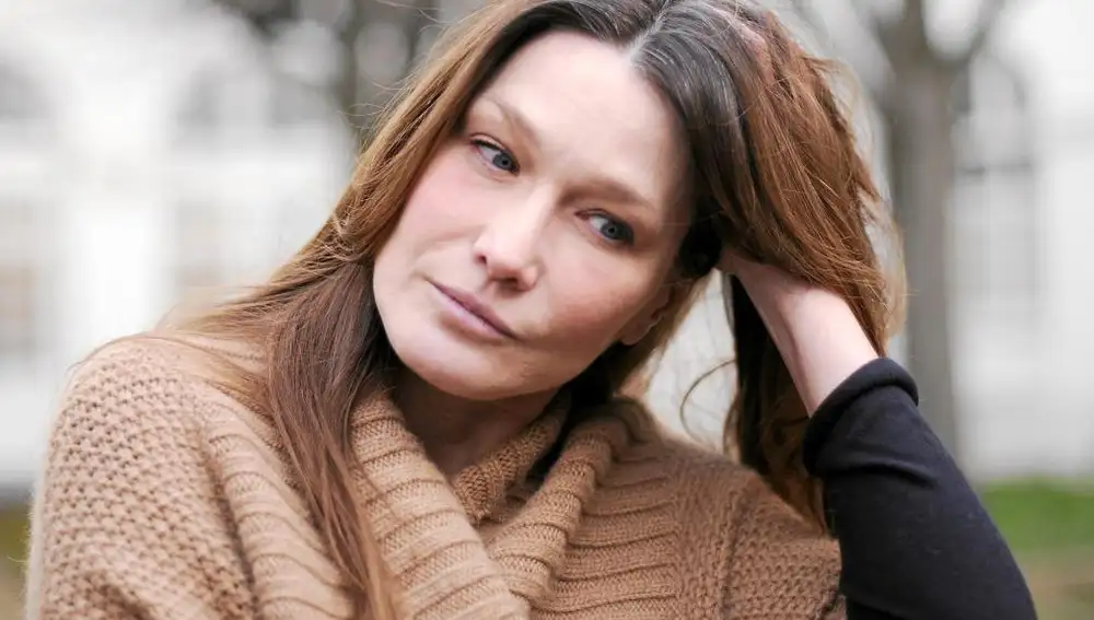 MELANCOLÍA. Carla Bruni, en un posado del año pasado, en París