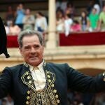 El maestro Ojeda, durante su salida a hombros de La Maestranza de Ronda, el pasado septiembre