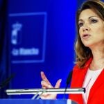 María Dolores de Cospedal, durante la rueda de prensa que ha ofrecido hoy en el Palacio de Fuensalida, en Toledo