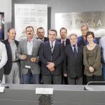 El presidente de la Diputación junto con los alcaldes de los municipios