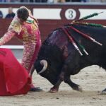 Derechazo de Vicente Soler, ayer, en Madrid