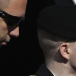 El soldado Bradley Manning llega a la corte de Fort Meade, en Maryland