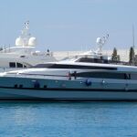 El que fuera el yate de Don Juan Carlos se encuentra amarrado en el puerto «vip» del mediterráneo