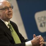 Cristóbal Montoro, durante su participación hoy en la Conferencia Política del PPC.
