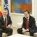 Jens Stoltenberg y Mariano Rajoy, hoy en Moncloa.