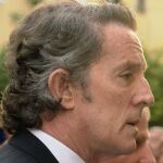 Alfonso Díez continúa taciturno por la repentina muerte de la Duquesa de Alba. Apenas ha abandonado Dueñas
