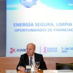 El conseller de Economía, Máximo Buch, ayer durante la clausura de la jornada sobre energía