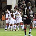 Los jugadores del Rayo Vallecano celebran tras marcar ante el Granada