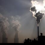 El 35% de las emisiones de origen antropogénico se debe a la industria de los combustibles fósiles, un 40% a la agricultura y un 20% a los residuos