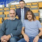 Foto del presidente azulgrana Bartomeru,l el director deportivo, Zubizarreta, y el ahora adjunto a la direccción deportiva, Puyol