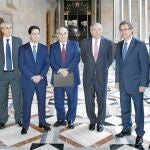 Los promotores del proyecto junto con representantes de la Generalitat