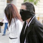 El juez debe decidir si Carcaño, con quien su hermano no quiere relación, se somete al test de la verdad