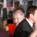 Netanyahu, ayer, durante un acto de campaña en un asentamiento en Cisjordania
