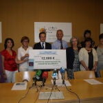 Las autoras del libro, junto con el vicerrector de Investigación de la Universidad de Salamanca, Juan Manuel Corchado, y Eugenio Santos