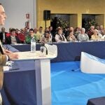 Juan Bueno, ayer, dirigiéndose al Consejo Territorial del partido que preside