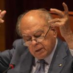 El expresidente de la Generalitat de Cataluña, Jordi Pujol, durante su comparecencia ante la comisión de Asuntos Institucionales del Parlament de Cataluña