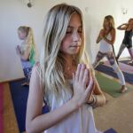 La práctica del yoga en los más pequeños puede prevenir y disminuir el estrés