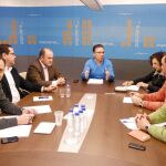 Serafín Castellano con los vicesecretarios del PP Sánchez, Linares, Bellver, Asencio y Ortiz
