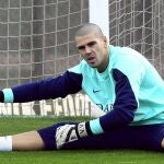 Víctor Valdés está completamente recuperado de la lesión que sufrió en un gemelo con la Selección