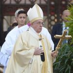 El Papa, hoy, durante la celebración de la Misa de Todos los Santos