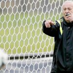 Del Bosque, con gesto serio durante el último entrenamiento de la Selección en Curitiba