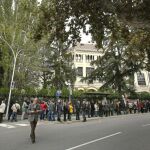 Los Mossos entregan a la Fiscalía una lista de locales abiertos.