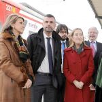 La ministra Pastor, en Hospitalet de Llobregat, donde anunció que ordenaría revisar el proyecto