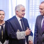 El juez decano, Pedro Viguer: la presidenta del TSJ, Pilar de la Oliva; Montabes, el presidente Fabra y Castellano
