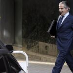 El expresidente de Caja Madrid Miguel Blesa a su salida de la Audiencia Nacional.