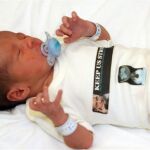 Dako, con una camiseta de Wikileaks