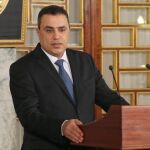El primer ministro de Túnez, Mehdi Yuma, presenta su nuevo gobierno hoy en la capital del país.