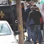 Imagen de la puerta de la vivienda de una de las últimas mujeres asesinadas por su pareja