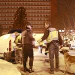 Mientras se celebraba la charla no autorizada, la Policía recibió una falsa amenaza de bomba que obligó a los agentes a desalojar la Facultad de Historia