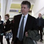 Powell se convierte en pieza clave para forzar a ETA a un desarme real