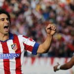 El jugador del Atlético de Madrid, Tiago, celebra el primer tanto local como autor del mismo