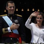 Los Reyes en el balcón del Palacio Real