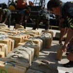 Guardias civiles tras una operación antidroga