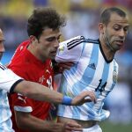 Mascherano (14), como el goleador Di María, fue de los mejores ante Suiza