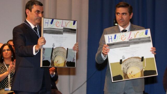La empresa de Huelva recibe la medalla de la ciudad