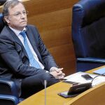 El conseller de Hacienda y Administración Pública, Juan Carlos Moragues, en Les Corts