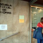Las personas son más lógicas al resolver conflictos en una segunda lengua