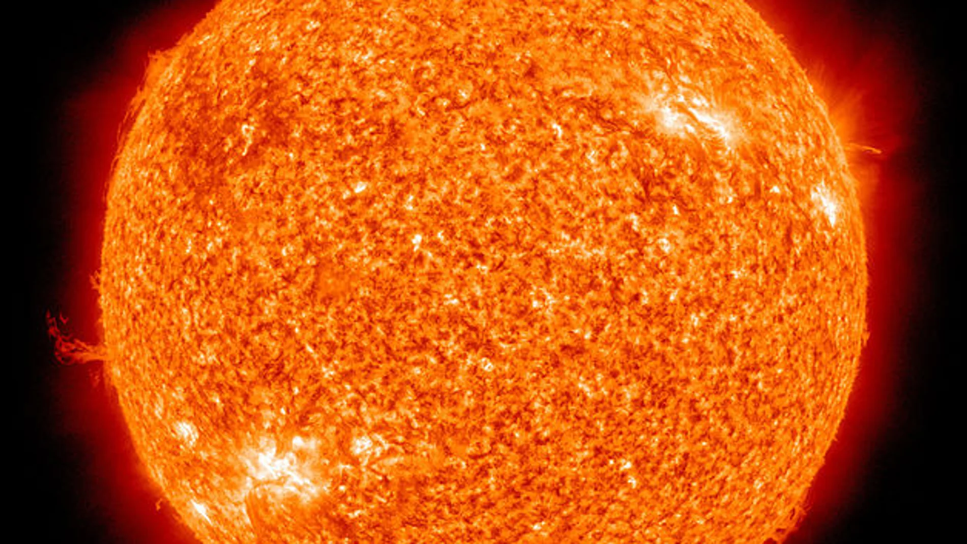 El Sol fotografiado por el Atmospheric Imaging Assembly (AIA 304) del Solar Dynamics Observatory (SDO) de la NASA