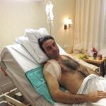 El diestro Enrique Ponce, en el hospital tras ser herido, en imagen de archivo