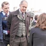 En la imagen, en el centro, James Spader, protagonista de «The Blacklist»