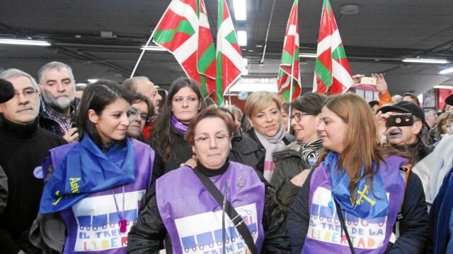 La Plataforma «Tren de la libertad» se manifestó ayer en Madrid con el apoyo de Valenciano