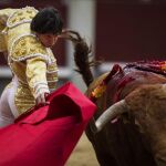 Derechazo del torero mirobrigense durante su faena al tercero de Juan Pedro Domecq