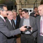 Alejandro García, Tomás Villanueva, Fernando Velasco y Jesús Julio Carnero, durante la visita
