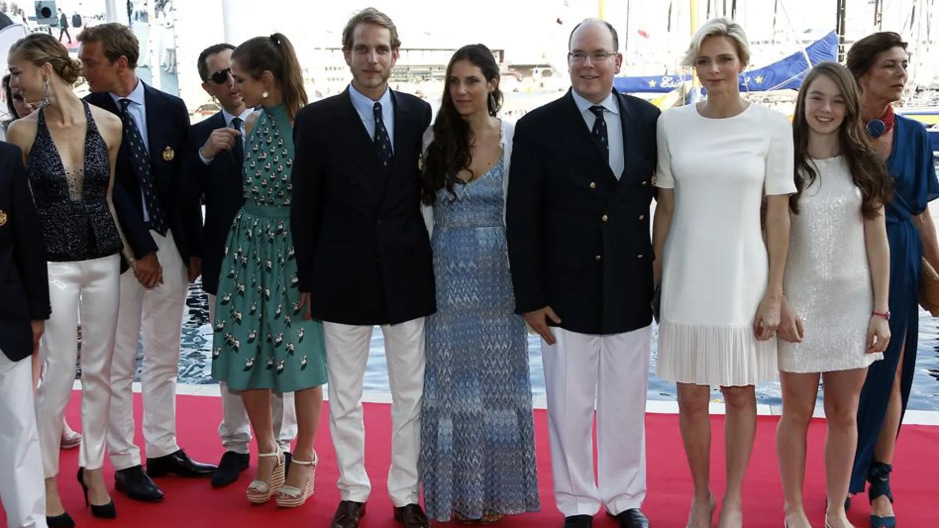 Los Grimaldi en la inauguración del Club Nautico.