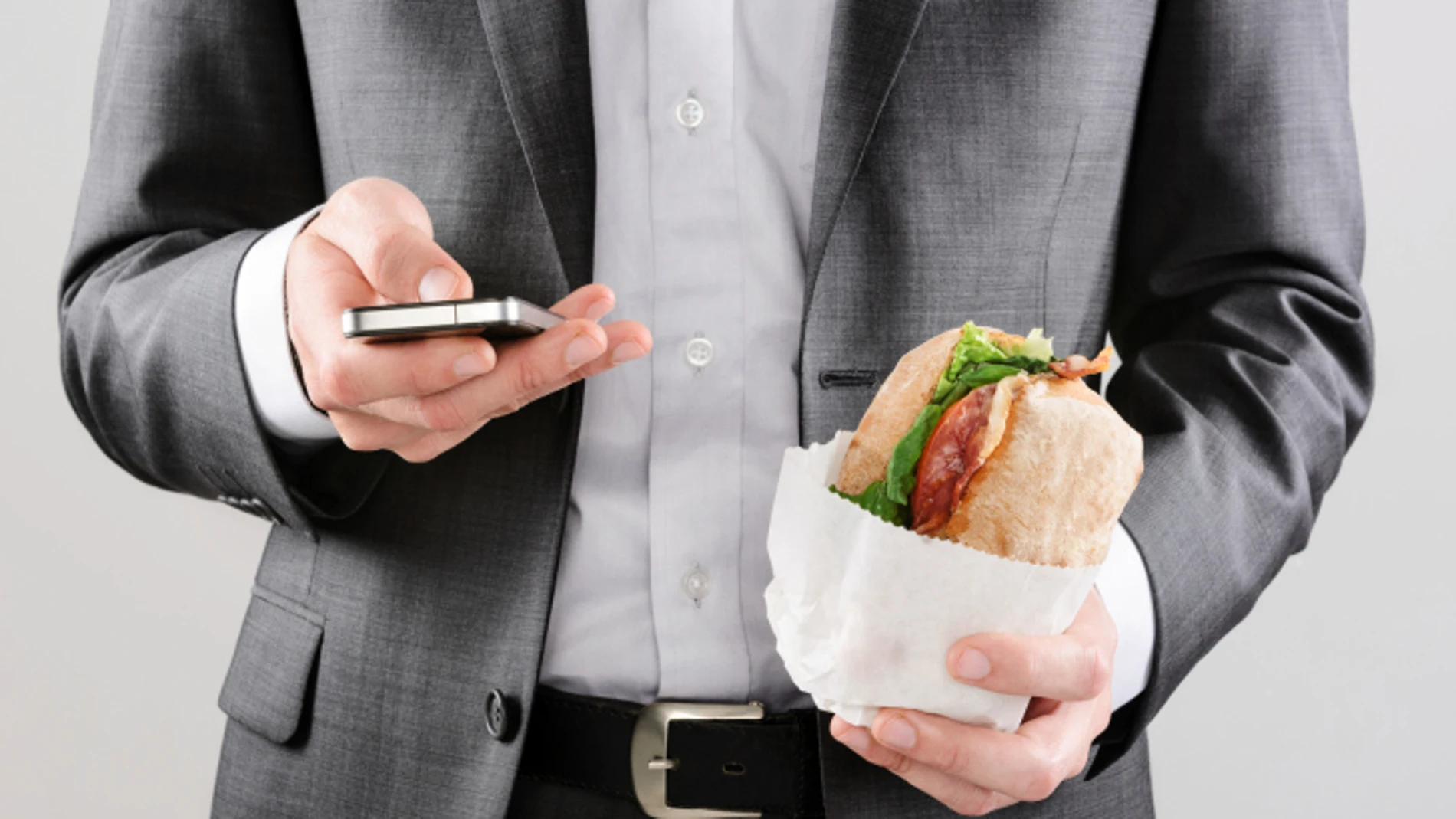 ¿Por qué es importante parar a comer mientras trabajamos?