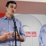 Pedro Sánchez durante su intervención en la sede de la Agrupación Socialista de Gijón
